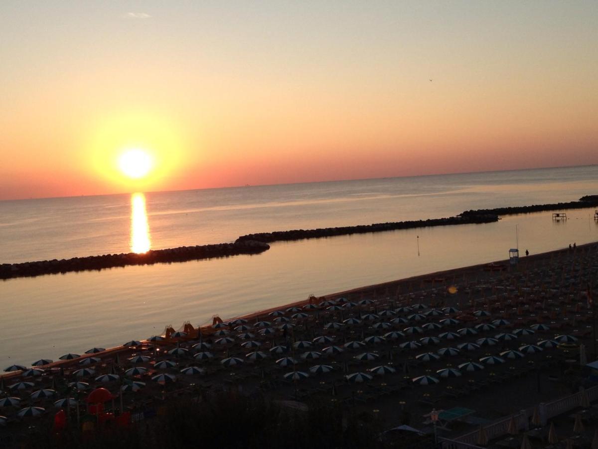Hotel Stanchini Bellaria-Igea Marina Eksteriør billede